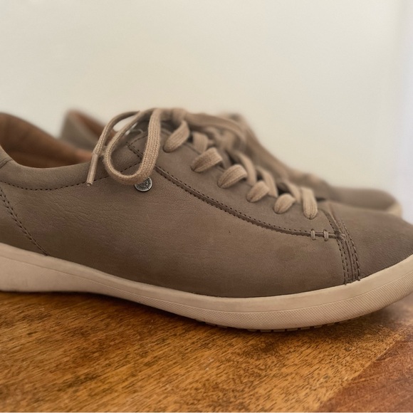 Bussola women’s fashion sneaker. - Picture 10 of 10